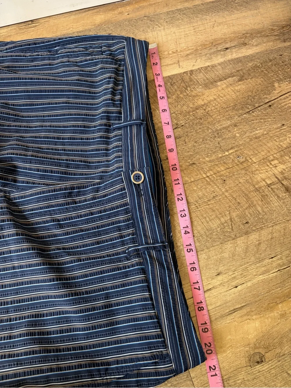 Tommy Bahama Men’s Blue Hybrid Striped Shorts